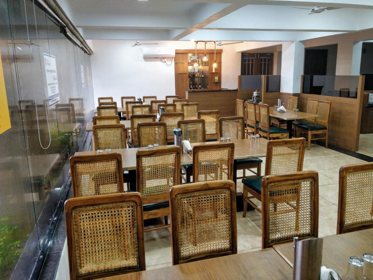 듀 드랍 부티크 리트리트 호텔 이가트푸리 외부 사진